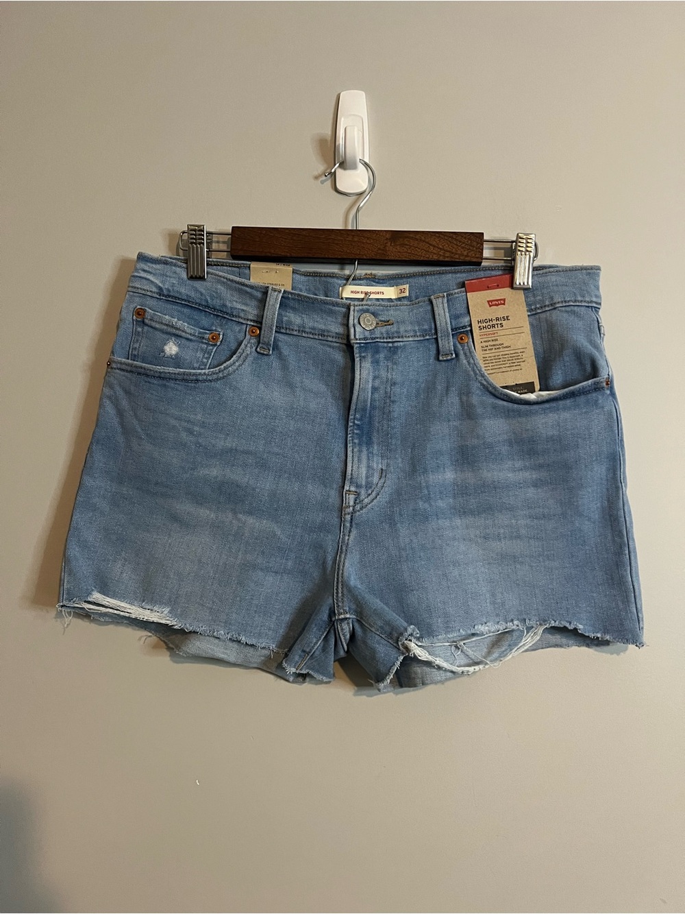 Levi’s High Rise Shorts Womens Size 14